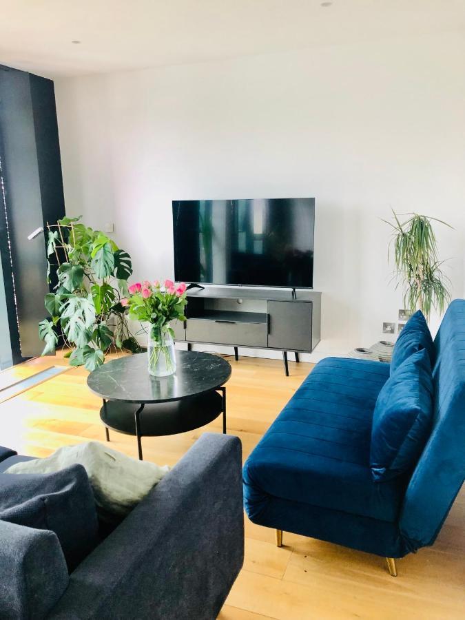 Luxury 2 Bedroom Apartment 20 Min From Central لندن المظهر الخارجي الصورة