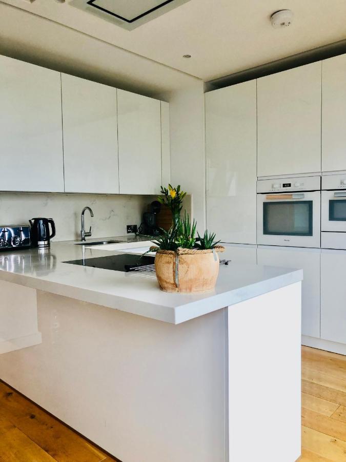 Luxury 2 Bedroom Apartment 20 Min From Central لندن المظهر الخارجي الصورة
